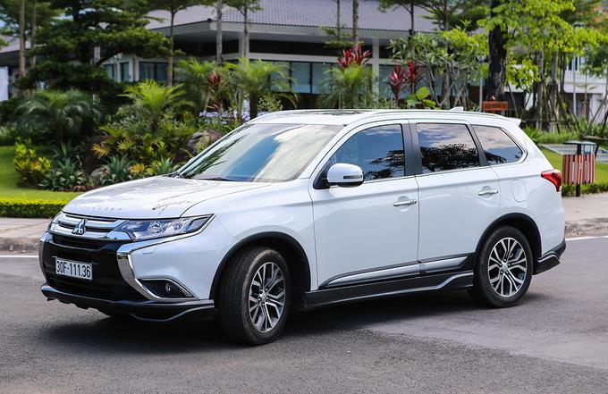 Mitsubishi Outlander giảm giá gần 200 triệu đồng cho phiên bản sản xuất năm 2019